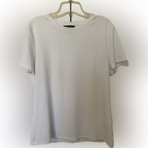 NWOT Women’s white dressy ribbed T-shirt by Simply Vera. Size XL